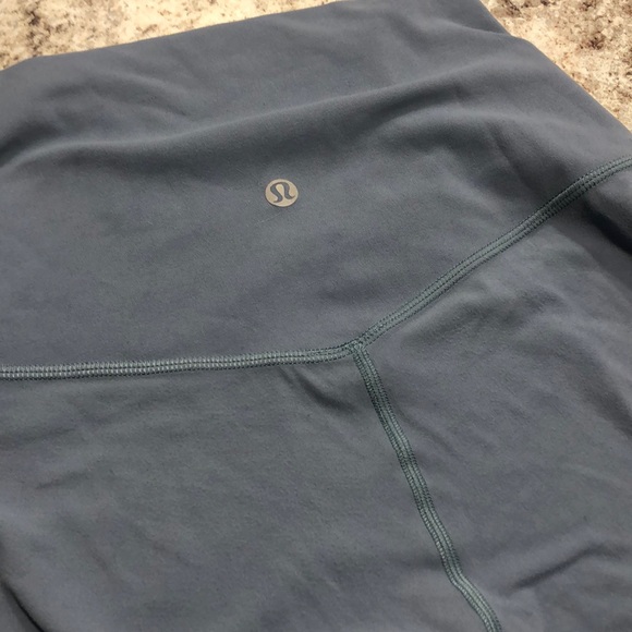 Lululemon leggings ***SOLD*** - Picture 2 of 4